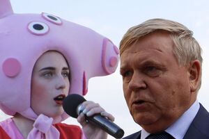 "Свинка Пеппа" агитировала детей за единоросса: Сейчас Демкин на нас обидится. Кто так хлопает Николаю Демкину?