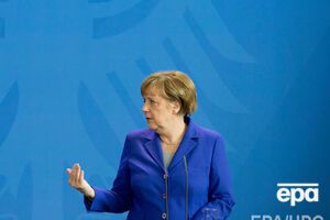 В офисе Меркель заявили, что возвращение России в "Большую семерку" не обсуждается