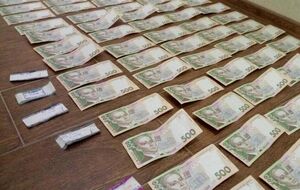 Из-за деятельности конвертцентра госбюджет потерял, по предварительным оценкам Госфискальной службы, около 70 млн грн