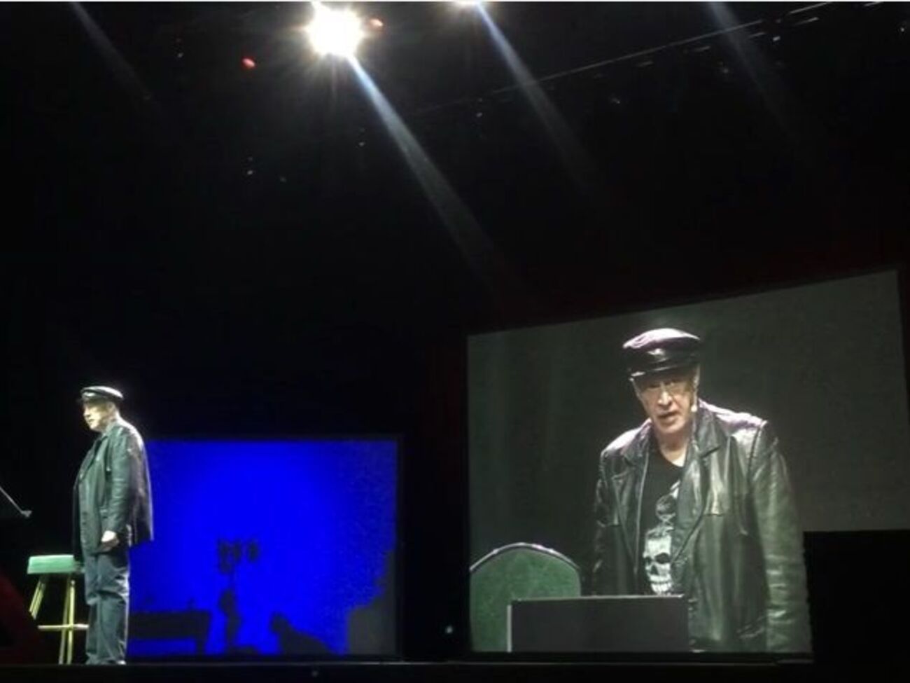 Ефремов:&nbsp;Эй, либеральные ослики,&nbsp;Ну и куда вы, где вы?!!&nbsp;Правой &ndash; в торец, а после &ndash;&nbsp;Левой!&nbsp;Левой!&nbsp;Левой!