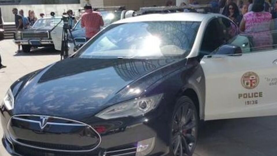 Tesla Model S может работать на американскую полицию