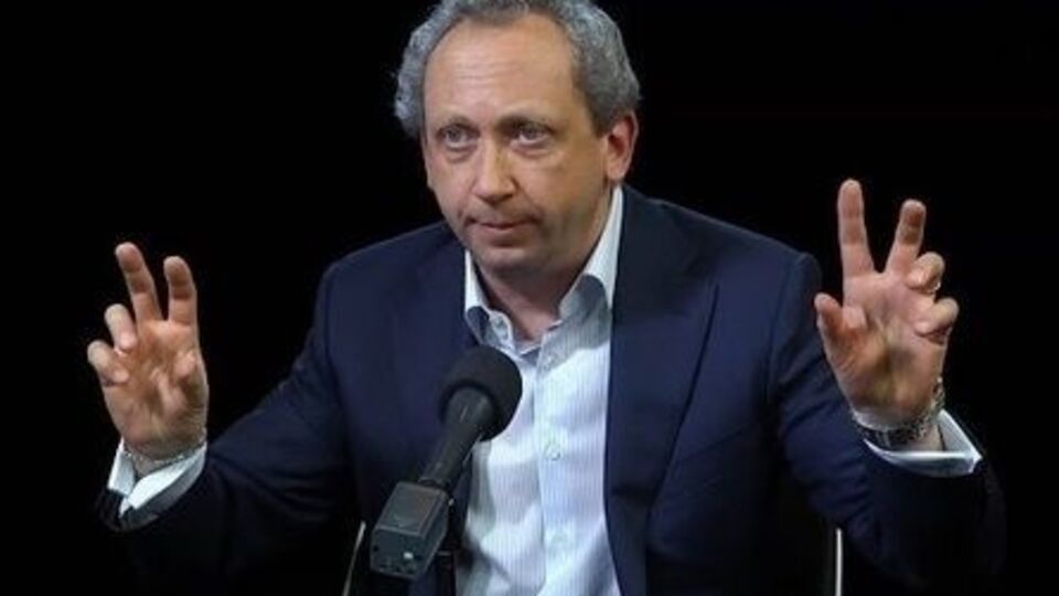 Слава Рабинович: Они, случайно, не приготовили самолеты во Внуково-3 на это воскресенье?