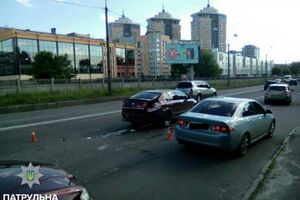 В Киеве патрульные задержали водителя, который сбил человека и скрылся
