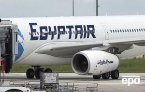 Самолет EgyptAir был разрисован хулиганами