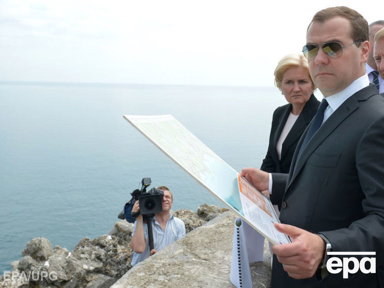 Медведев приехал в оккупированный Крым по партийным и музейным делам