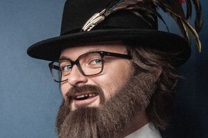 Dzidzio в новом клипе рассказал, как выглядит на празднике пьющий без меры человек