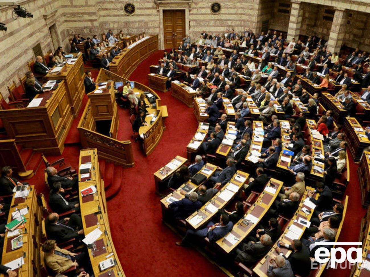 Парламент одобрил меры жесткой экономии