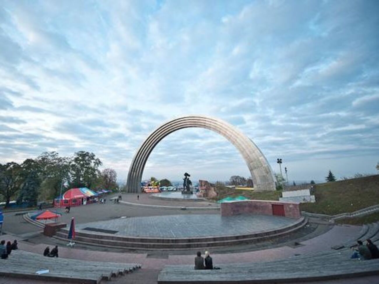 Памятник под Аркой дружбы народов в Киеве отправят в потенциальный Музей тоталитарных режимов