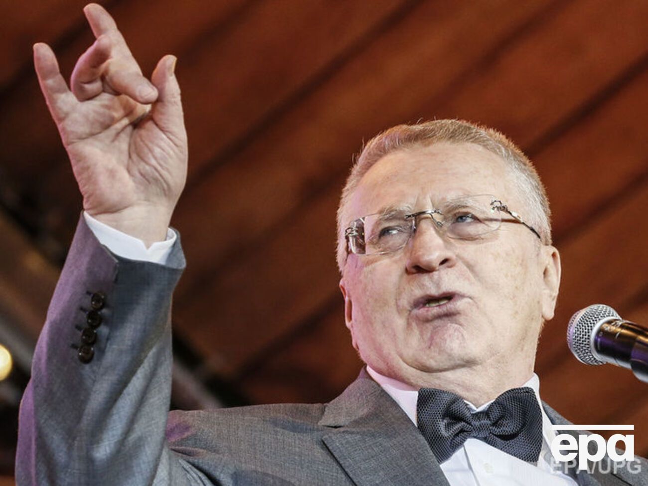 Жириновский хочет продемонстрировать мощь российского ядерного арсенала, уничтожив небольшое государство