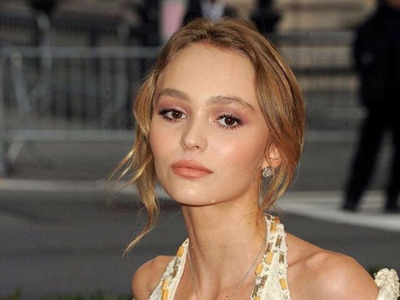 Лили-Роуз Депп:&nbsp;Так волнительно сообщать вам, что я стала лицом нового аромата&nbsp;Chanel №5 L'Eau