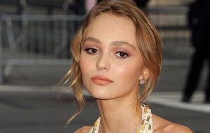 Лили-Роуз Депп: Так волнительно сообщать вам, что я стала лицом нового аромата Chanel №5 L'Eau