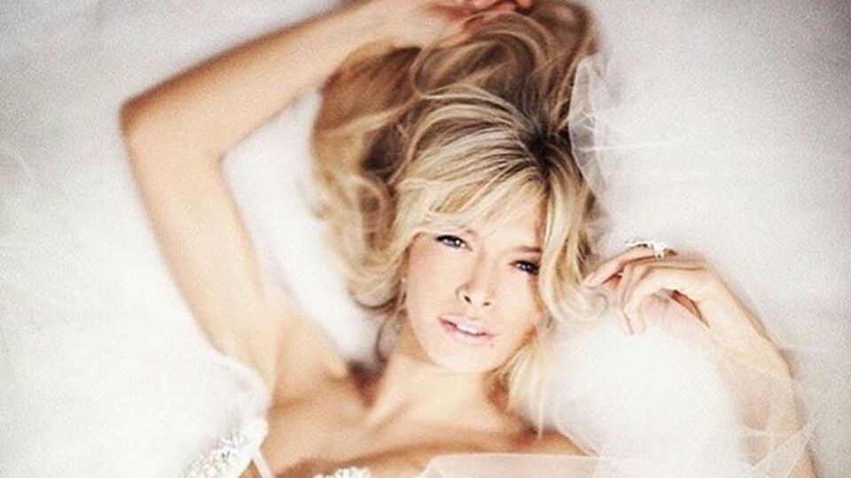 Брежнева станцевала на улице