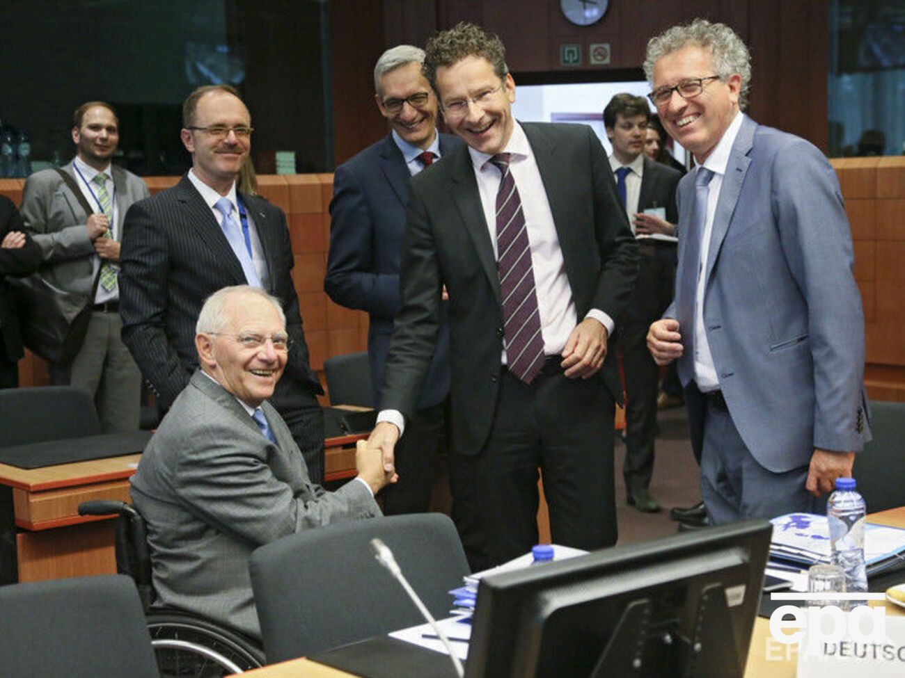 Министры финансов ЕС договорились о выдаче транша Греции