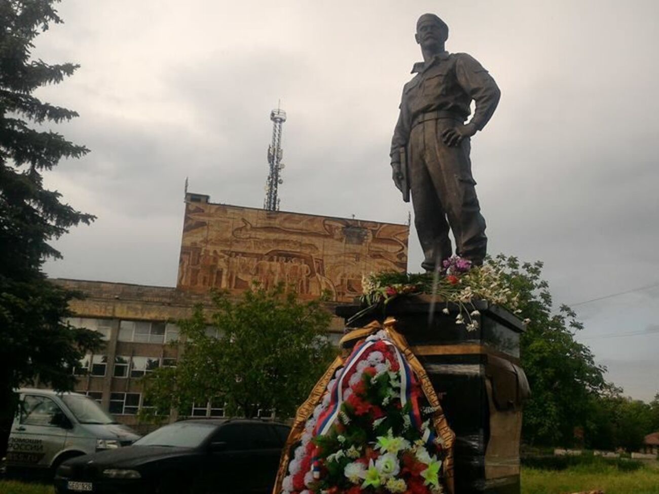Памятник Мозговому установили на этой неделе&nbsp;