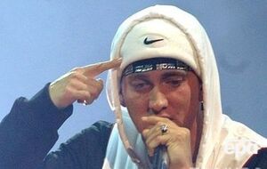 Эминем посвятил выпуск "сувениров" 16-летию альбома The Marshall Mathers LP