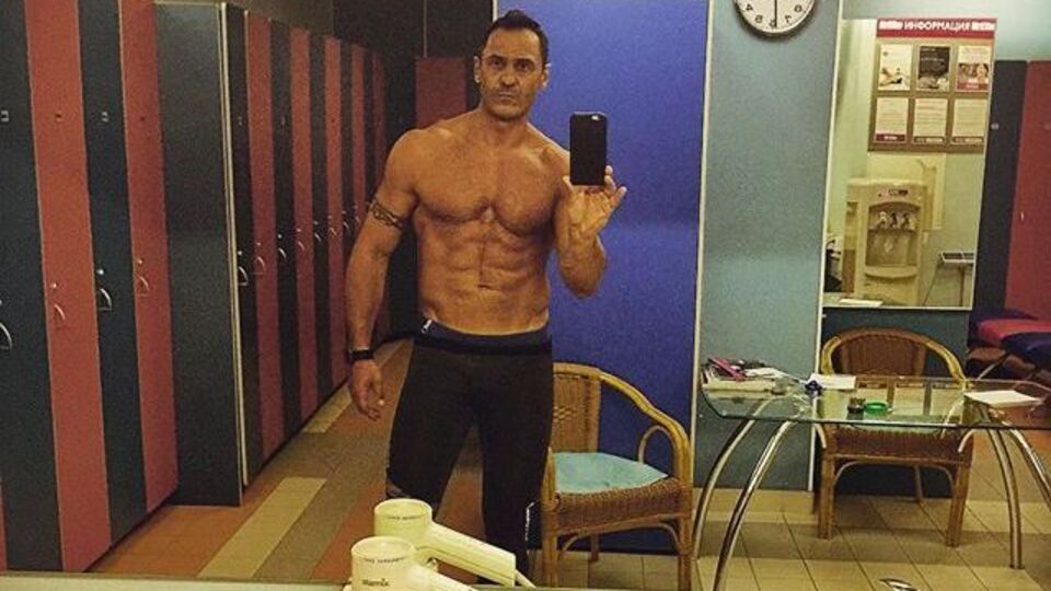 Костюшкин продемонстрировал свою фигуру