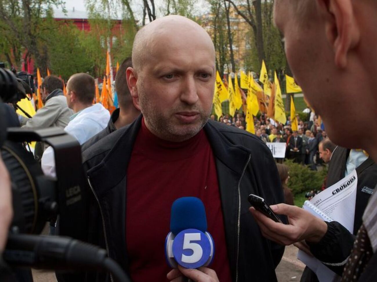 Турчинов сообщил, что с его женой все в порядке