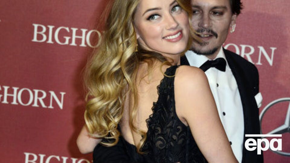 Херд подала на развод сразу после смерти матери Деппа – СМИ