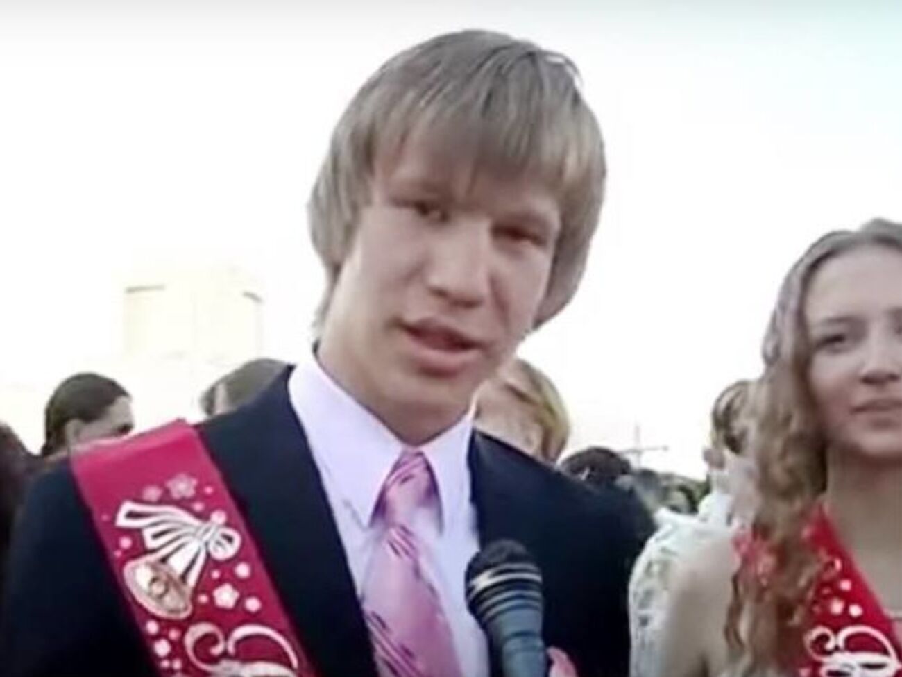 Иван Дорн окончил школу десять лет назад