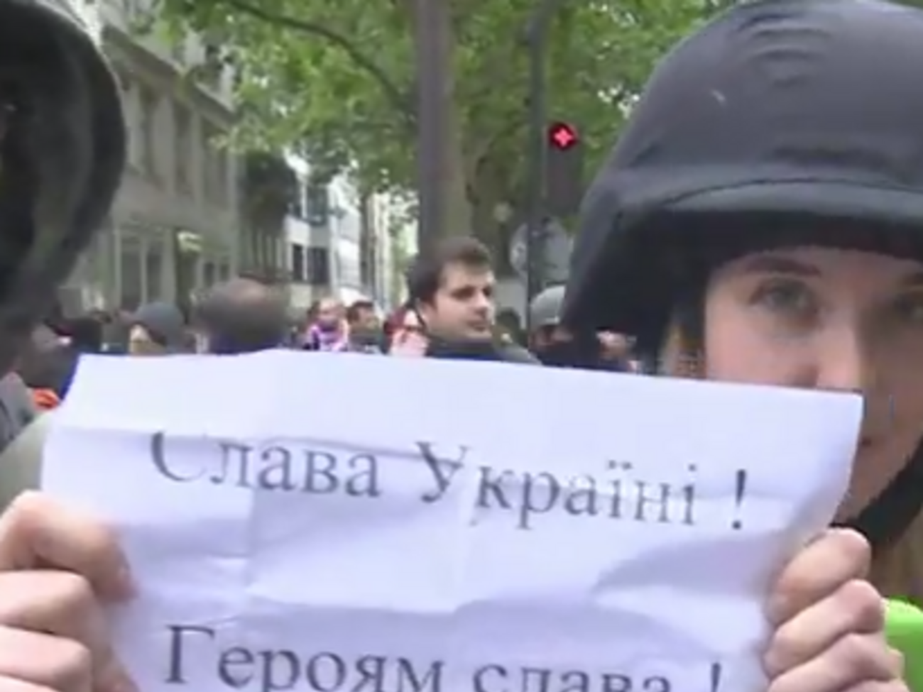 Пропагандистам&nbsp;RT в Париже в очередной раз не дали выйти в прямой эфир