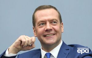 Медведев заявил, что эмбарго продлевается по просьбе российских производителей