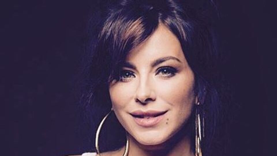 Ани Лорак уверена, что мужчина должен быть для женщины богом