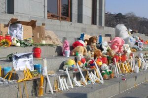 Стихийный мемориал семье Аветисянов
