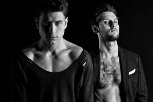 Нitchcock – это продолжение истории, показанной в предыдущем клипе Symphony Of Love