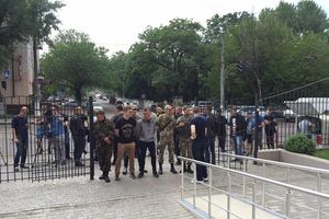 Националисты блокируют Малиновский суд Одессы