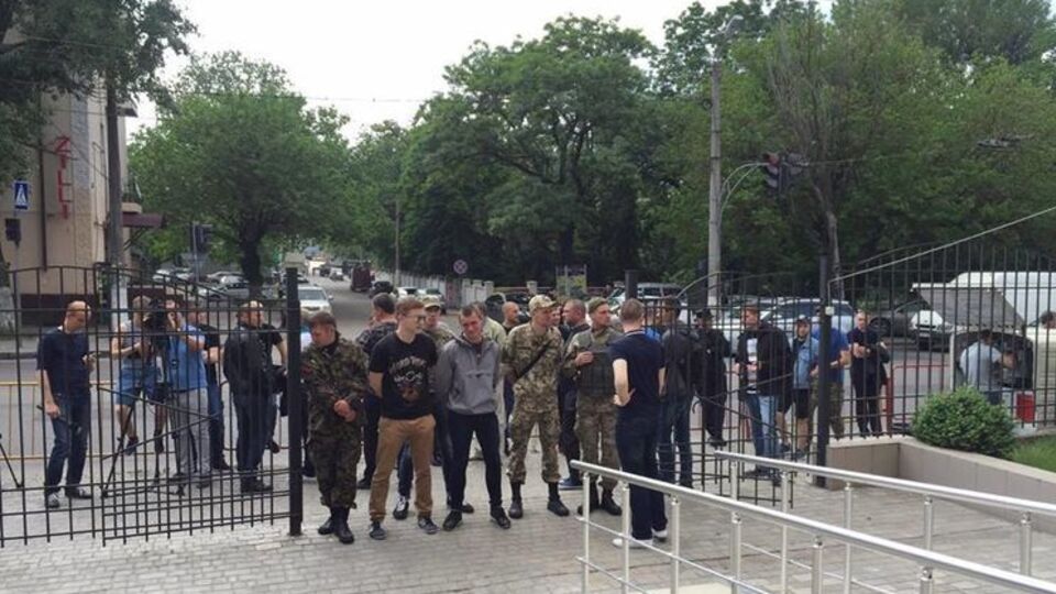 Националисты блокируют Малиновский суд Одессы