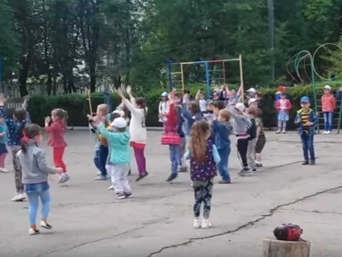 В крымском детсаду воспитатели провозят физразминку под музыку запрещенного в Украине Газманова