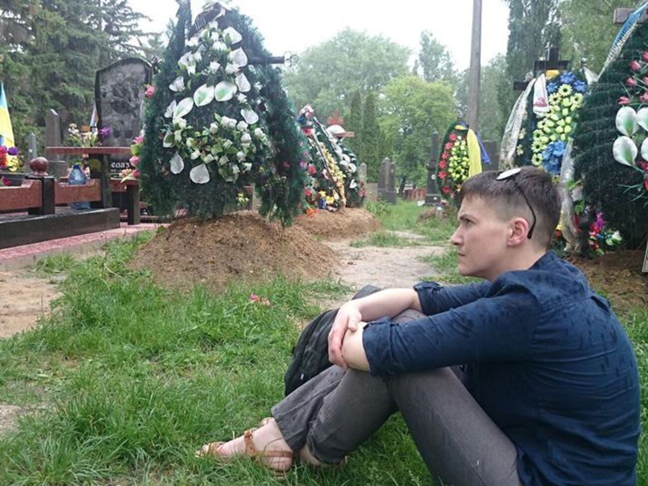 Савченко пришла к могилам воинов АТО