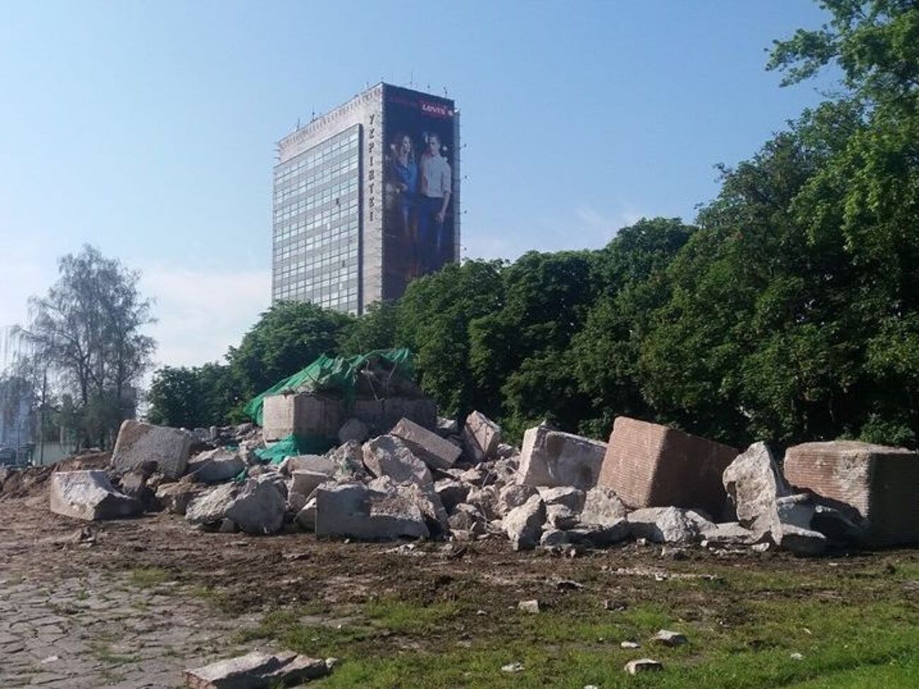 Памятник чекистам простоял 49 лет