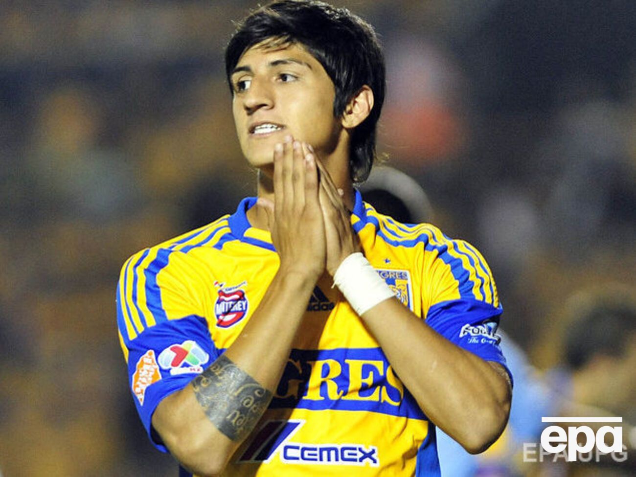 В сезоне 2015/16 Алан Пулидо стал чемпионом Греции в составе "Олимпиакоса", забив пять голов в восьми матчах за клуб