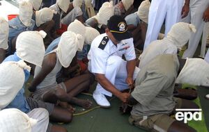 Военно-морская операция значительно снизила активность сомалийских пиратов у восточного берега Африки: в 2015 году они не захватили ни одного коммерческого судна