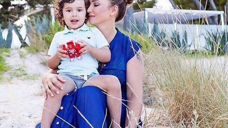 Чехова: Музыкальная минутка. Любимая Соликова песня. Раньше под нее он шикарно засыпал, а сейчас не менее шикарно запевает