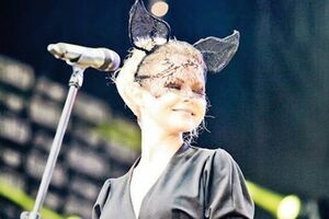 Вокс перевела песню Андрея Кузьменко (Кузьмы) на русский язык