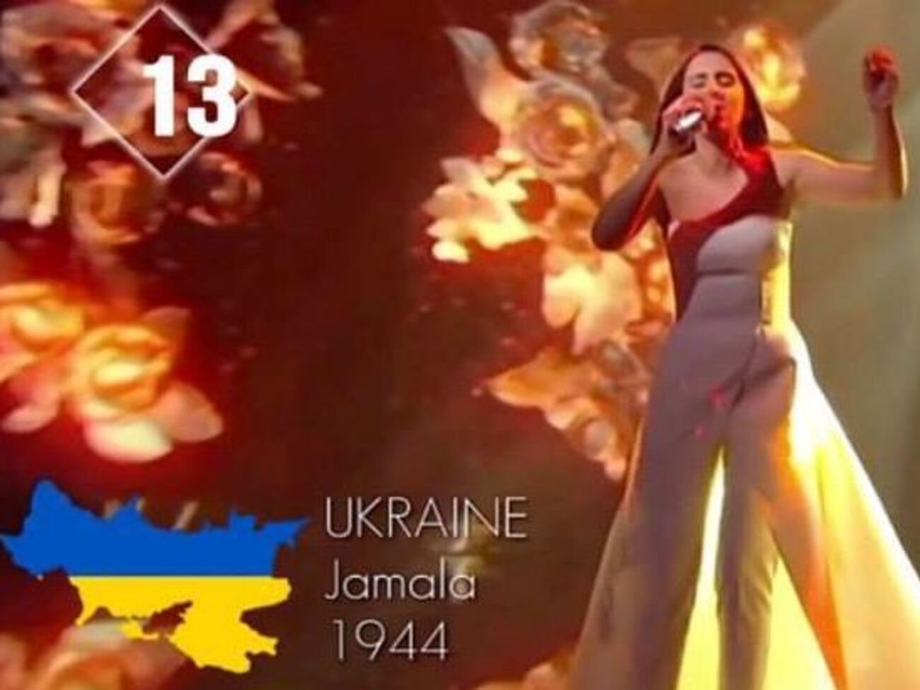 На кадрах с выступлением Джамалы можно увидеть карту Украины с присоединенными к ней частями территорий России, Беларуси, Польши
