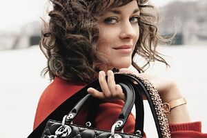 Котийяр представила культовую модель сумки Dior