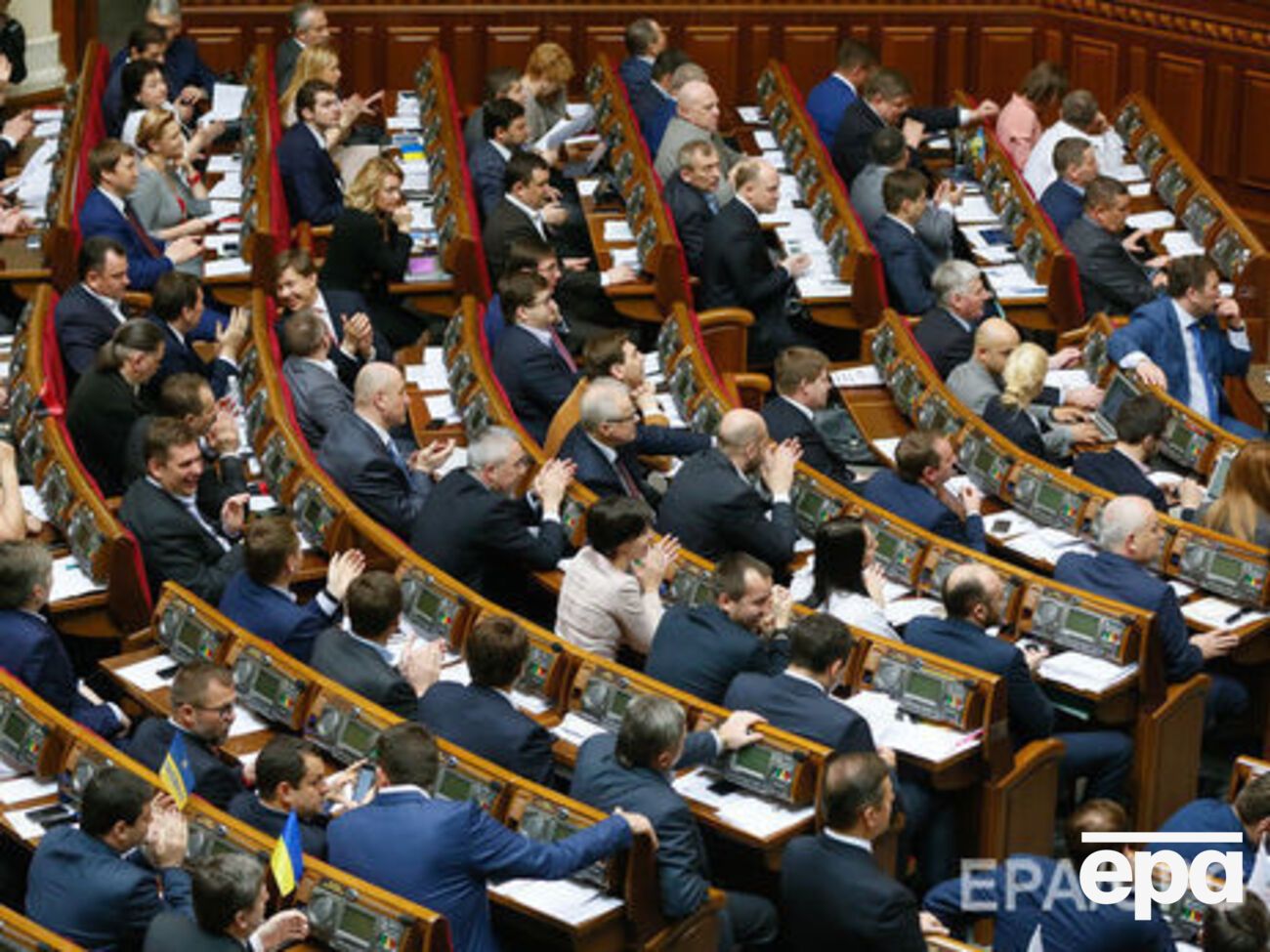 Законопроект зарегистрировали десять народных депутатов