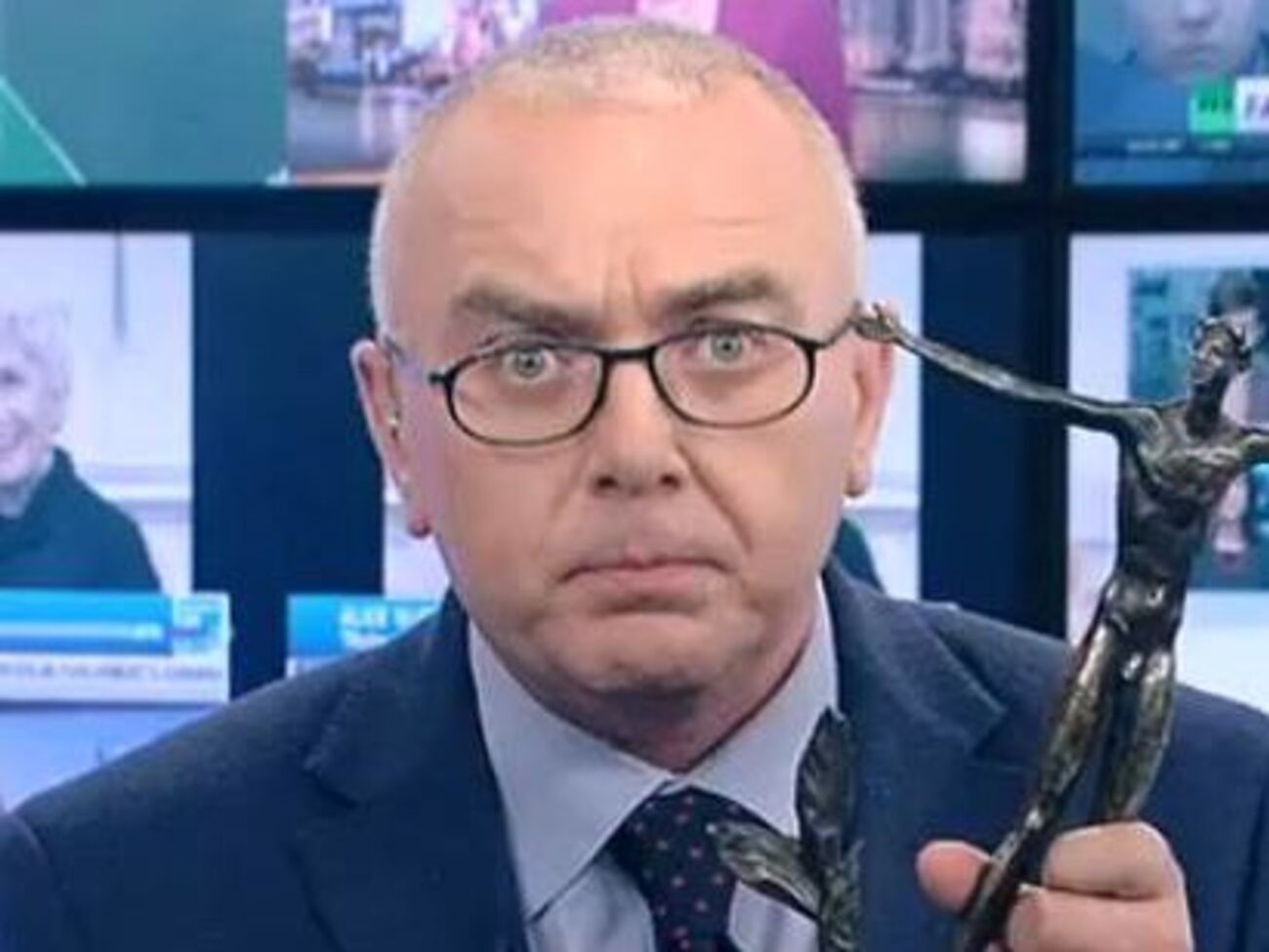 Лобков и Синдеева обсудят сложившуюся ситуацию в прямом эфире