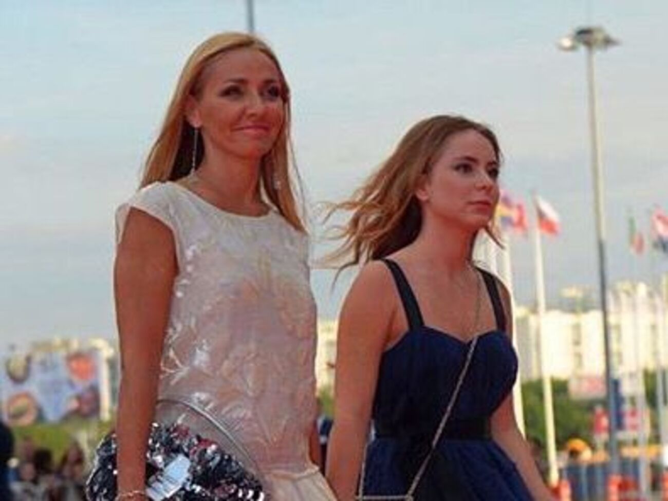 Навка и ее дочь Жулина посетили светское мероприятие