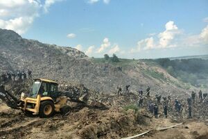 Обвалилось около 100 тыс. м³ мусора