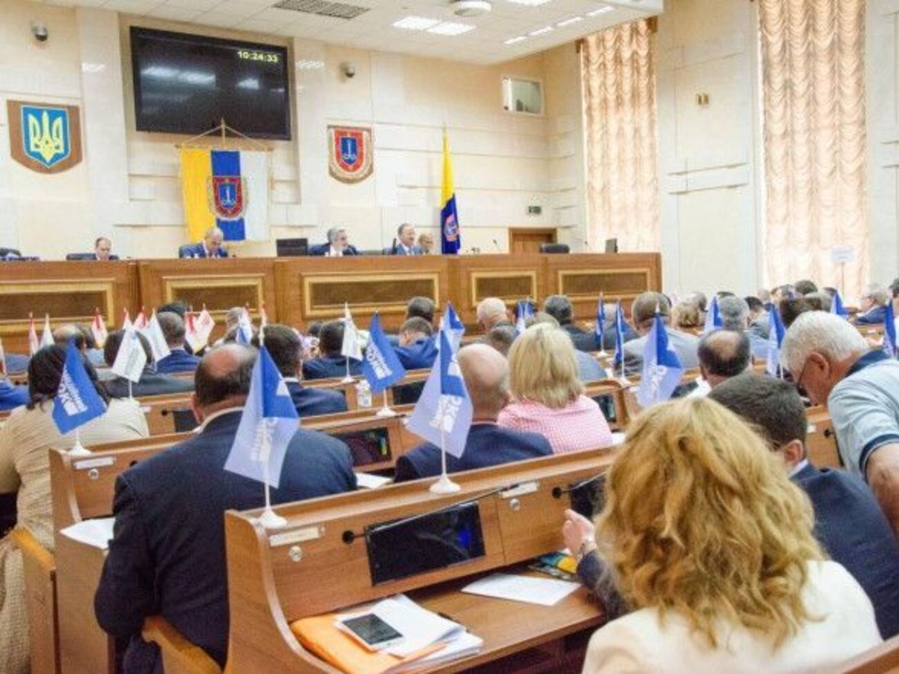 Больше всего голосов дали фракции "Батьківщина", "Доверяй делам" и Блок Петра Порошенко