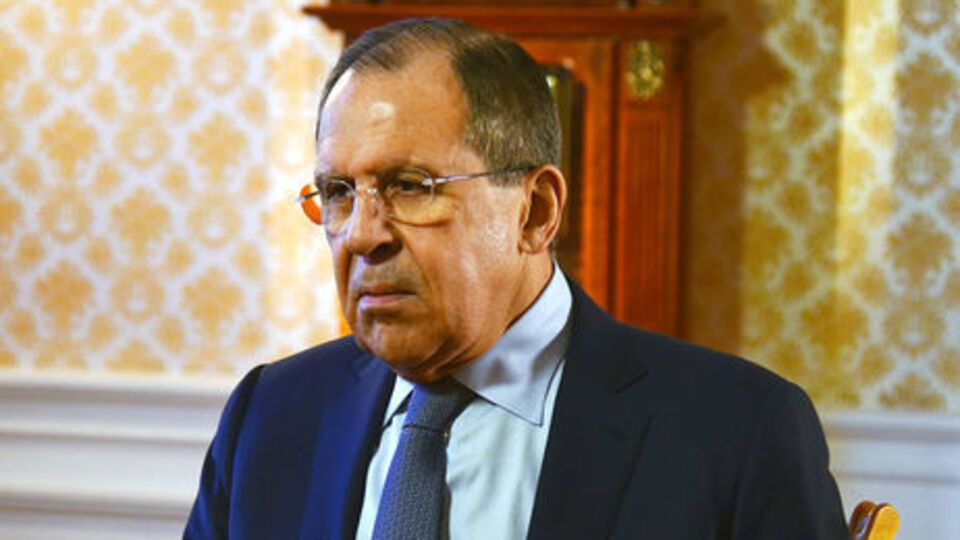 Лавров: Русским и украинцам воевать нельзя