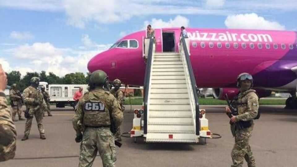 Взрывчатку на борту не нашли