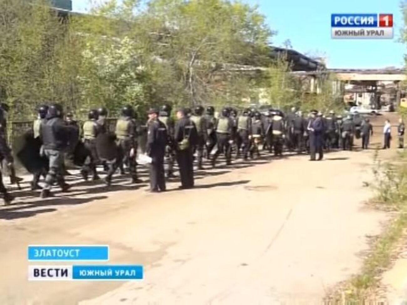 Российские силовики учатся разгонять рабочих, которым не платят зарплату