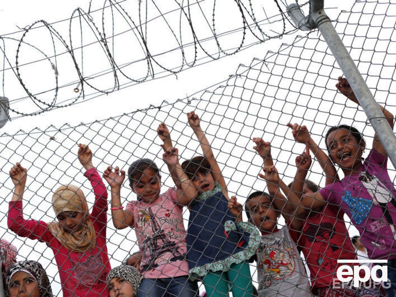 В Европе планируют штрафовать страны за отказ впускать беженцев