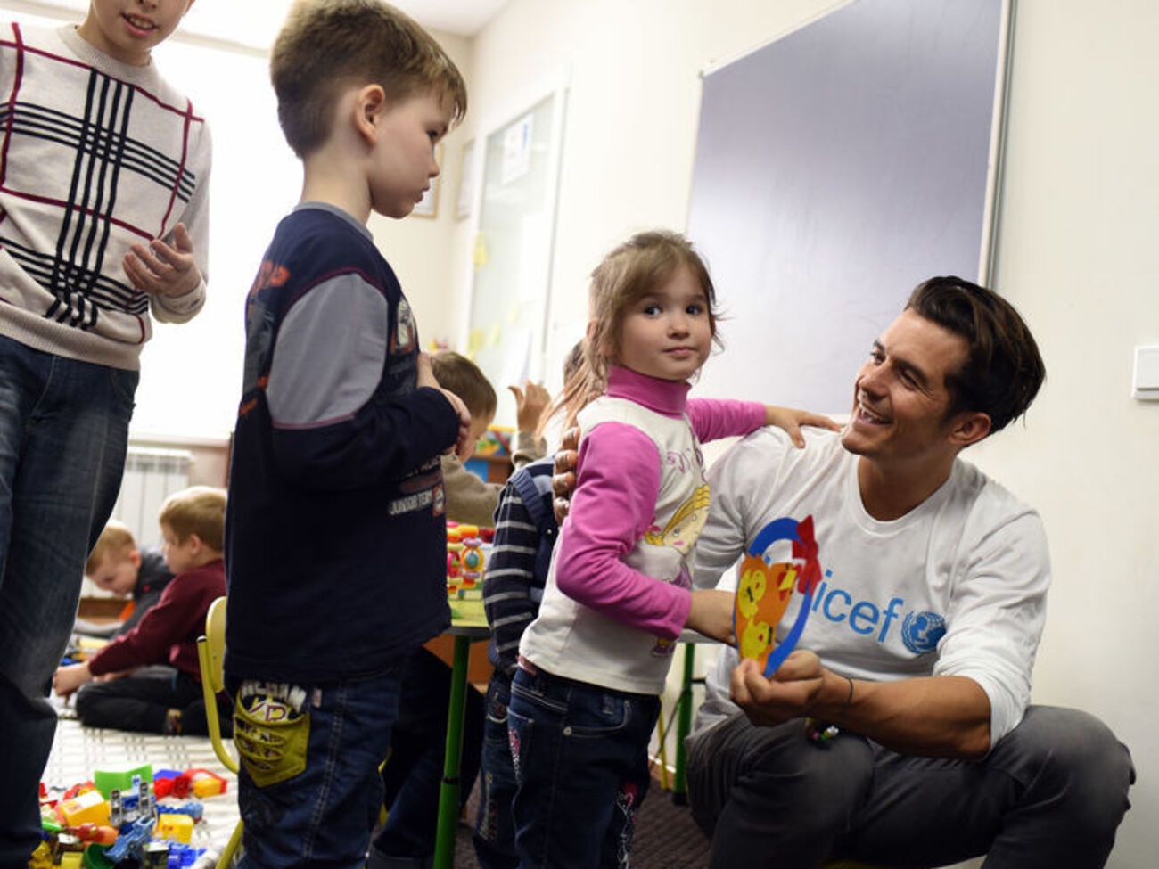 Блум пообщался с украинскими детьми