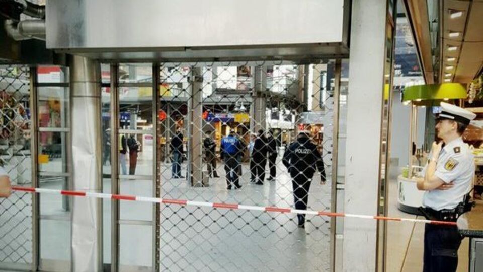В течение часа здание вокзала в Мюнхене было закрыто. Железнодорожное сообщение не прекращалось